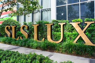 801 S Miami Ave in Miami, FL - Building Photo