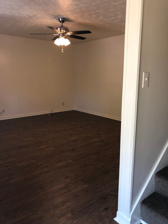 4769 Chariot Dr in Flowery Branch, GA - Building Photo