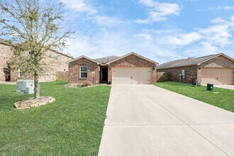 2430 Regatta Ln in Texas City, TX - Building Photo - Building Photo