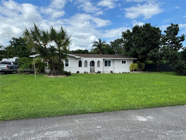 18565 SW 295th Terrace in Homestead, FL - Building Photo - Building Photo