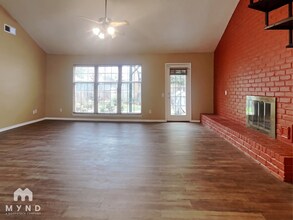 2103 Woodland Springs St in Houston, TX - Building Photo - Building Photo