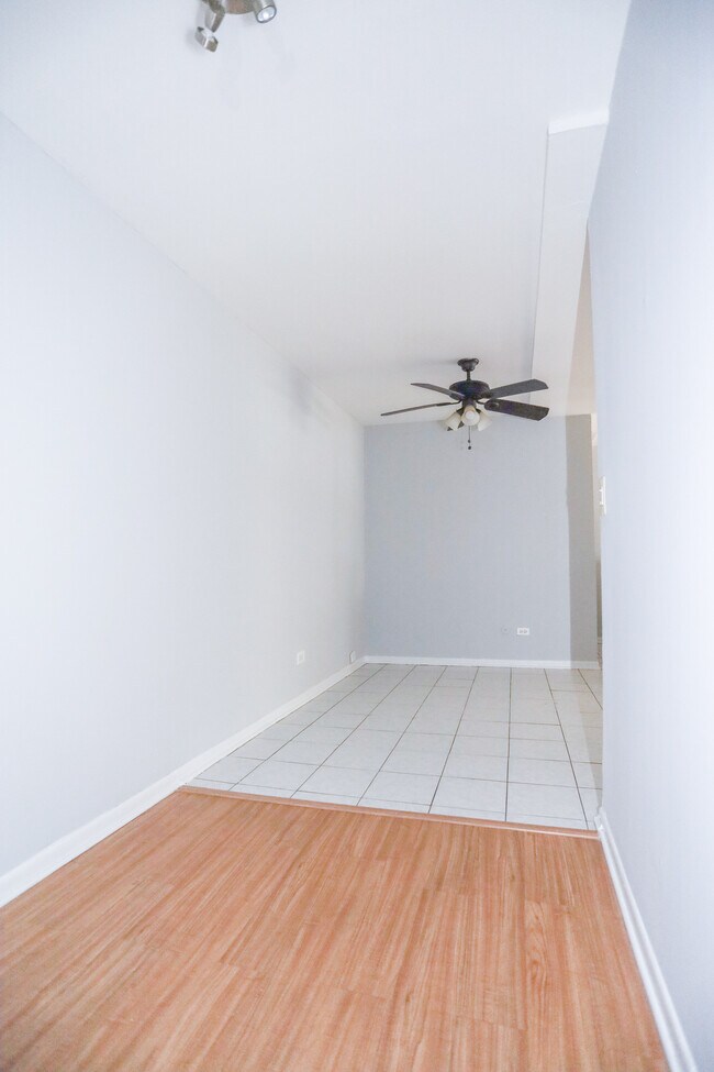 2835 N Cambridge Ave, Unit #104 in Chicago, IL - Building Photo - Building Photo