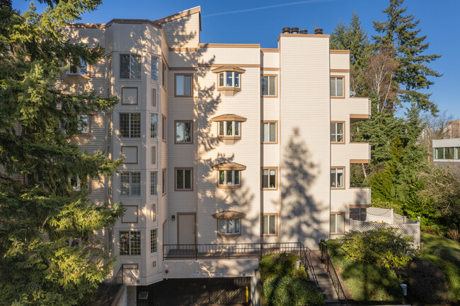 200 99th Ave NE in Bellevue, WA - Foto de edificio - Building Photo