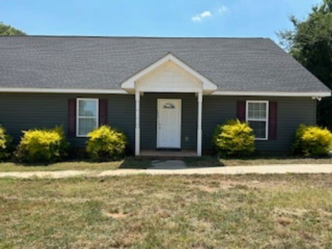 property at 120-122 Gardenia Ln