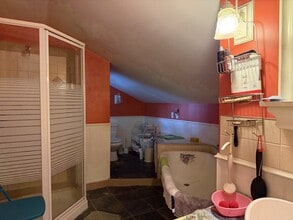 5715 Royal Oak Ave in Burnaby, BC - Building Photo - Building Photo