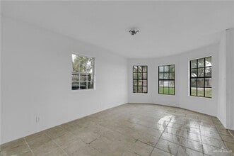 810 Catarina St in Weslaco, TX - Building Photo - Building Photo