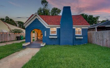 5312 Jefferson St in Houston, TX - Building Photo - Building Photo