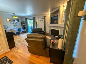 55 Cross St in Danbury, CT - Building Photo - Building Photo