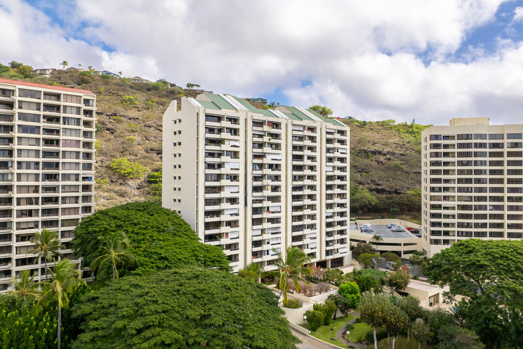 Naniwa Gardens in Honolulu, HI - Building Photo