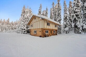 1005 Seawolf Dr in North Pole, AK - Building Photo - Building Photo
