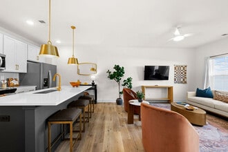 Oak Lake Townhomes in Charlotte, NC - Foto de edificio - Building Photo