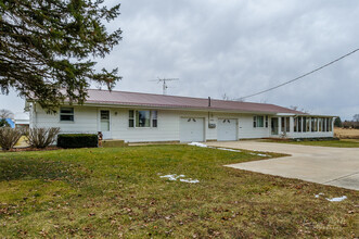 4768 E 2351st Rd in Somonauk, IL - Building Photo - Building Photo