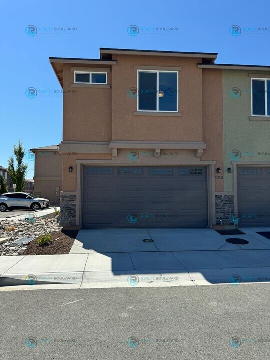 1019 Middle Gate Rd in Carson City, NV - Foto de edificio