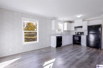 105 Hastings Dr in Clarkson, KY - Building Photo - Building Photo