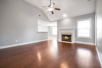 1285 Allmon Dr in Clarksville, TN - Building Photo - Building Photo