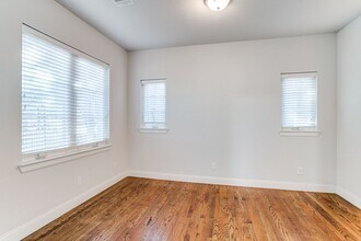 3680 Azure Ct in Dallas, TX - Building Photo - Building Photo
