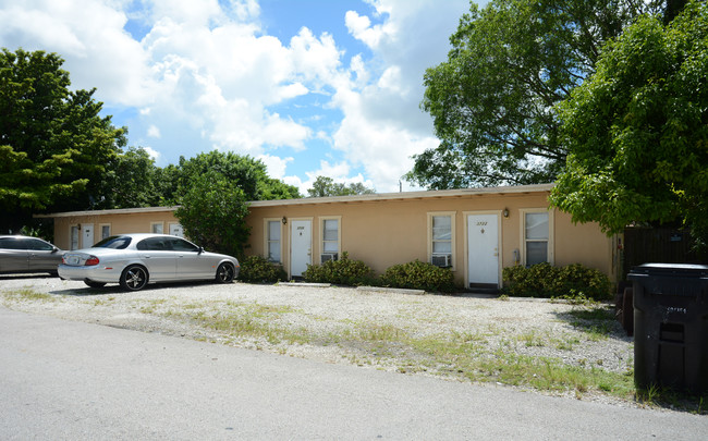 3716-3722 SW 13th Ct in Fort Lauderdale, FL - Building Photo - Building Photo