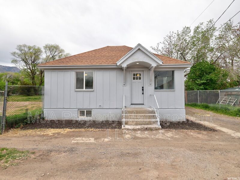 2136 Monroe Blvd in Ogden, UT - Building Photo