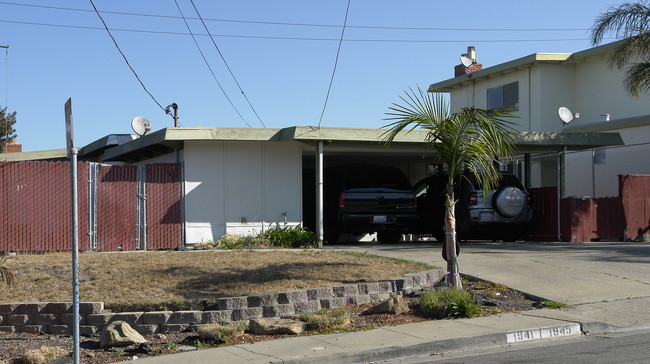 1941-1943 Stanton Ave in San Pablo, CA - Foto de edificio - Building Photo