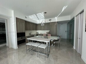 17550 Collins Ave, Unit 902 in Sunny Isles Beach, FL - Building Photo - Building Photo