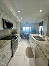 10951 Gulf Shore Dr in Naples, FL - Building Photo - Building Photo