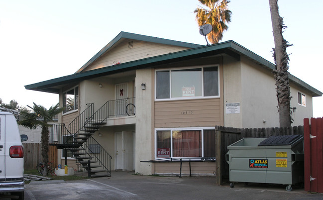 10315 Birmingham Way in Rancho Cordova, CA - Foto de edificio - Building Photo