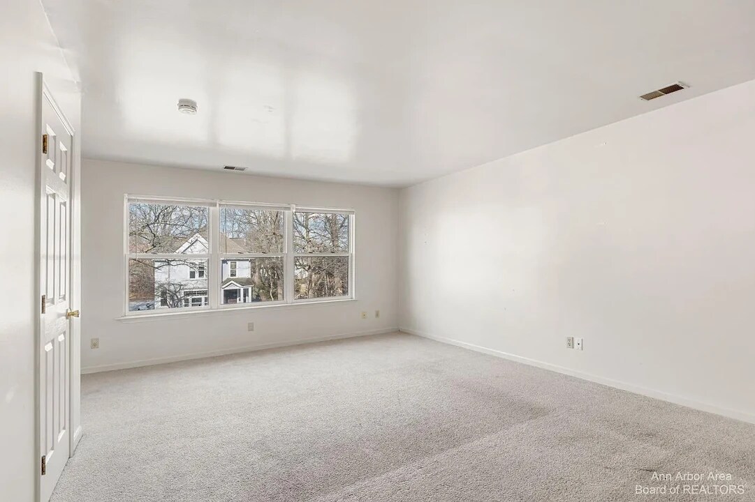 715 N Congress St, Unit 2 in Ypsilanti, MI - Foto de edificio