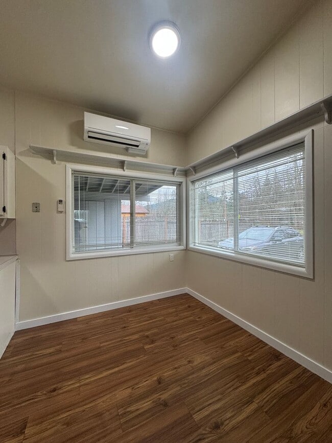 4255 E Amazon Dr in Eugene, OR - Building Photo - Building Photo