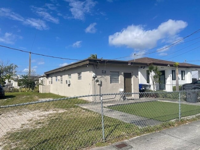 property at 4015 SW 19th St