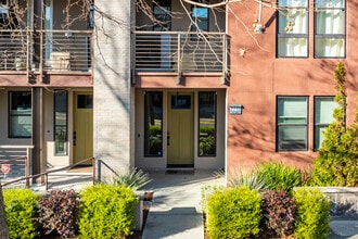 Liner at Alameda Landing in Alameda, CA - Building Photo - Building Photo