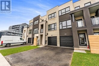 4902 Valera Rd in Burlington, ON - Building Photo - Building Photo