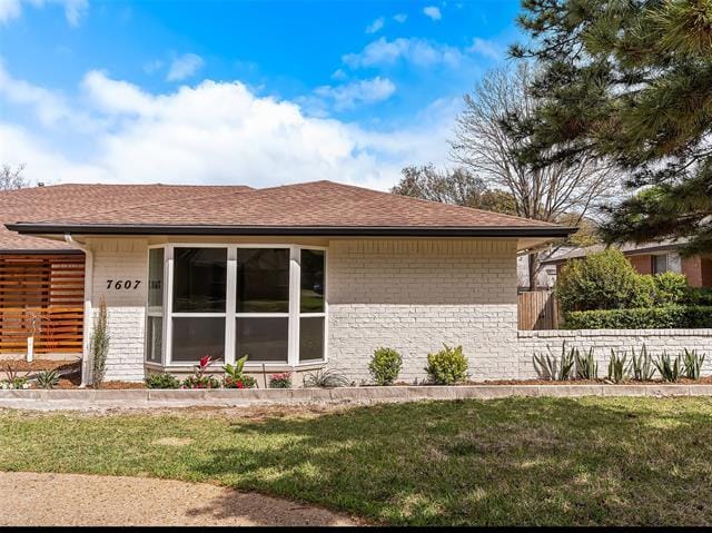 7607 Meadow Oaks Dr in Dallas, TX - Building Photo - Building Photo