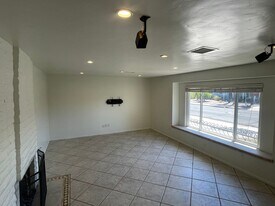 18220 Verano Dr in San Diego, CA - Building Photo