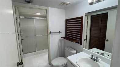 9560 Weldon Cir in Tamarac, FL - Building Photo - Building Photo