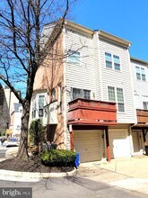 6012 Ricketts Walk in Alexandria, VA - Building Photo - Building Photo