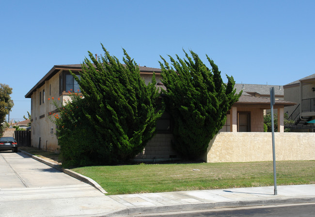 16842 Hoskins St in Huntington Beach, CA - Building Photo - Building Photo