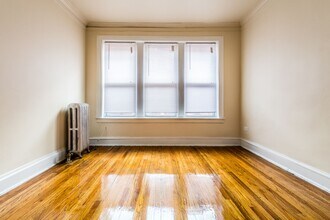 212 E 69th Place Chicago, IL 60637 in Chicago, IL - Building Photo - Building Photo