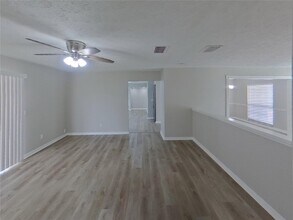 114 Jeffrey Dr in Brandon, FL - Foto de edificio - Building Photo