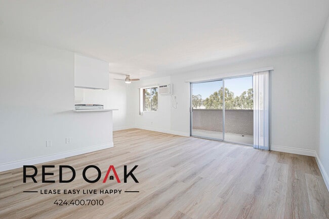property at 821 N Wilcox Ave