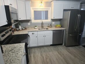 81 Winthrop Pkwy in Revere, MA - Foto de edificio - Building Photo