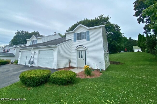 2146 US-9 in Round Lake, NY - Foto de edificio - Building Photo