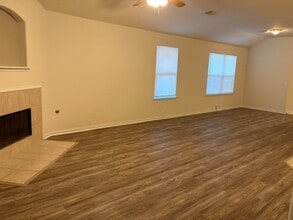 19118 Avalon Springs Dr in Tomball, TX - Building Photo - Building Photo