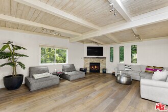 19643 Vision Dr in Topanga, CA - Building Photo - Building Photo