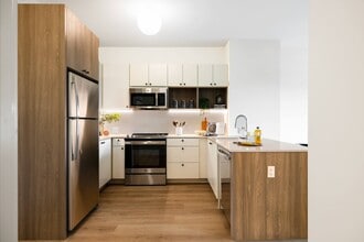 One Grove in Jersey City, NJ - Building Photo - Building Photo