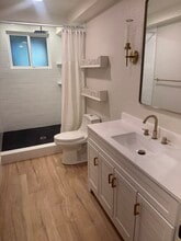 927 Stewart St, Unit 1 in Santa Rosa, CA - Foto de edificio - Building Photo