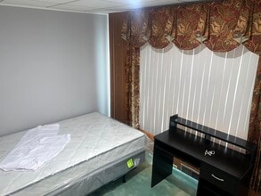 44 Park Pl, Unit 1 in Johnson City, NY - Foto de edificio - Building Photo