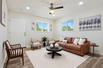 4913 Hawk Cove in Austin, TX - Building Photo - Building Photo