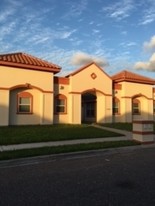 Bronze Fourplexes Apartments