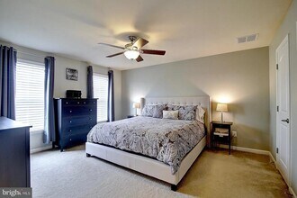 43893 Eastgate View Drive in Chantilly, VA - Building Photo - Building Photo