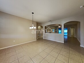 553 Arch Ridge Loop in Seffner, FL - Building Photo - Building Photo